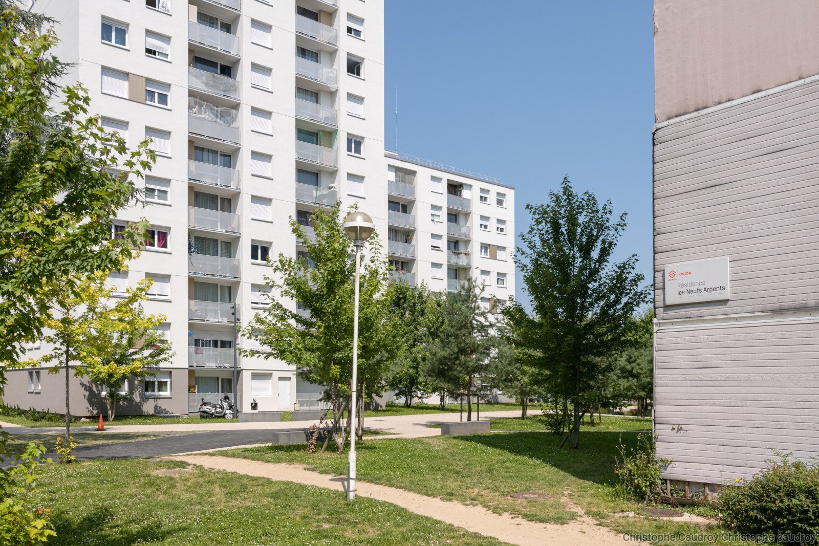 Rehabilitation du quartier "Derriere-Les-Murs-de-Monseigneur" a Villiers-Le-Bel (reportage effectue dans le cadre du InVivo Le Mag 12)